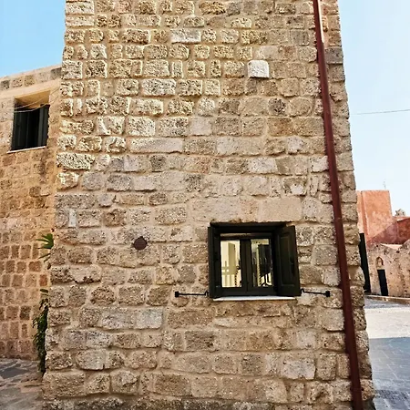 Barbarian עיר רודוס