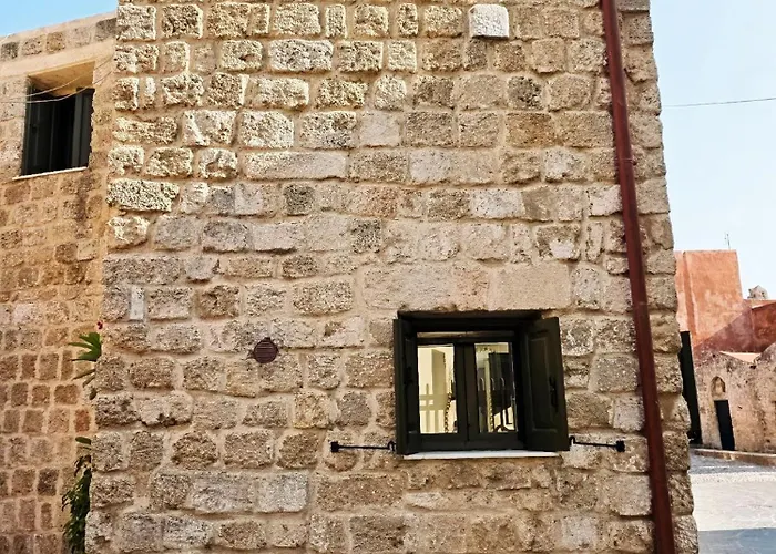 Barbarian Родос